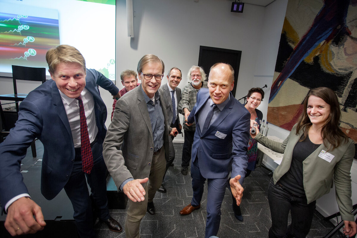 Den Haag geeft Stook je Rijk-estafettestokje over aan Zoetermeer